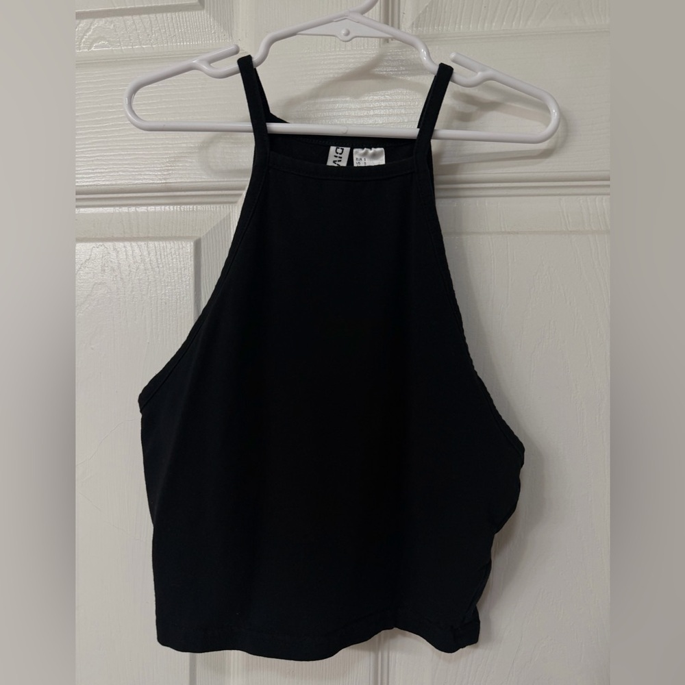 H&M Black Cropped Halter Top
